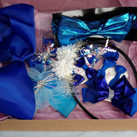 Bows - Picture 2 of 4